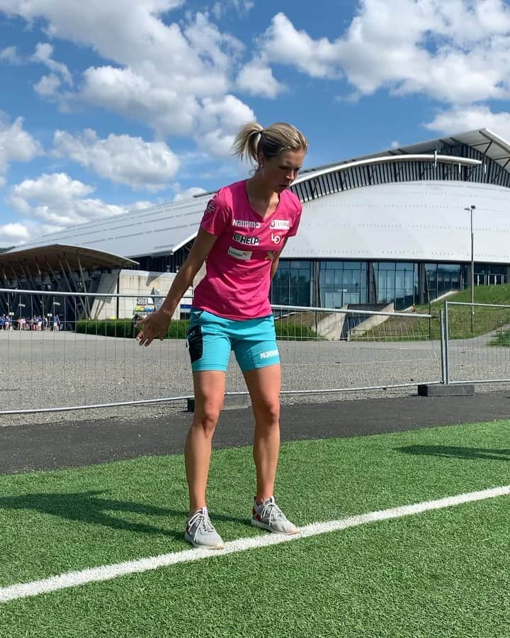マーレン・ルンビのインスタグラム：「Årets nye begrep; atletisk fredag🐌-🐢-🦘-🐆?」