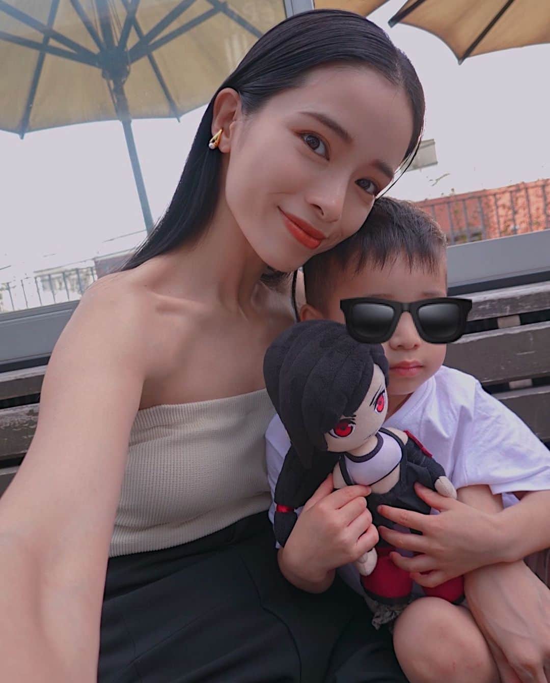 のインスタグラム：「ティファかわいいよねえ。わかるよ息子.... 幼稚園が始まり、意外と楽しめたようで こちらの心もとても軽くなりました🙆‍♀️ . #momlife #mommylife #mommy  #ママリ #育児 #男の子ママ #女の子ママ　#ママライフ  #3歳 #1歳  #二人育児 #motherof2 #motherhood  #baby #kidsgram_tokyo #babyphotography #babyphoto #コドモノ #ベビフル #mamanoko」