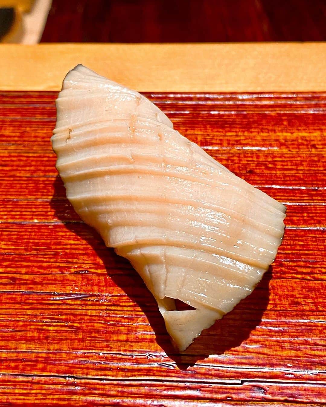 秋山具義さんのインスタグラム写真 - (秋山具義Instagram)「『すし 㐂邑』の唯一無二の握りたちを、お店で食べられる幸せを感じまくりました！！！﻿ ﻿ 美味しかった〜！！！﻿ ﻿ #すし㐂邑 #すし喜邑 #具義寿司2020﻿」6月12日 21時34分 - gugitter