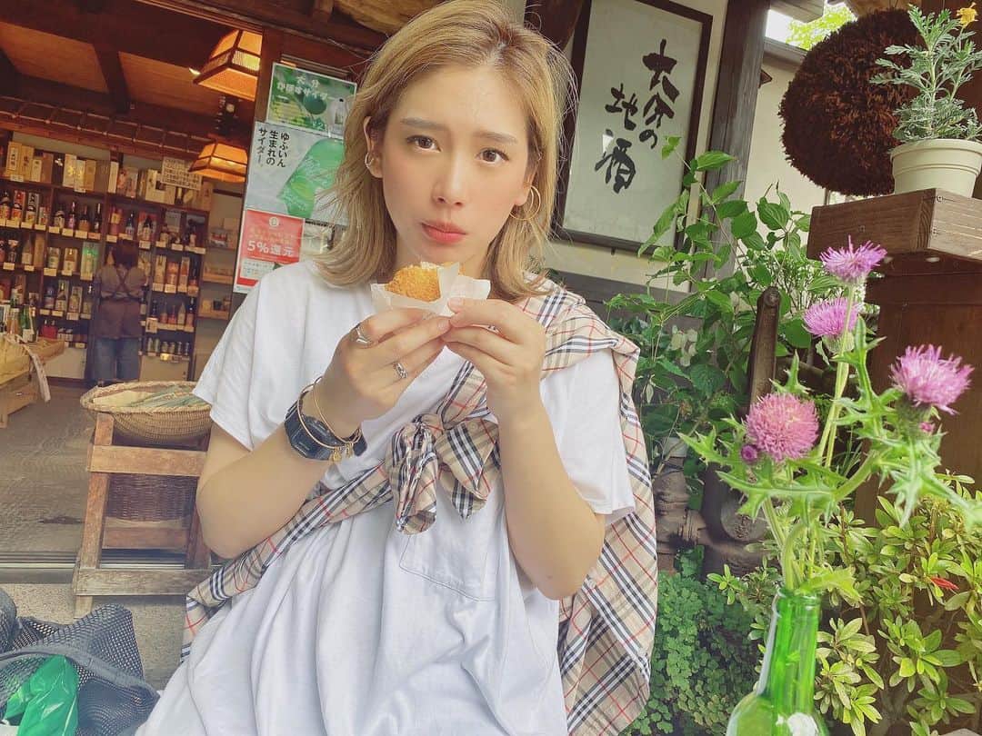 acaneのインスタグラム：「・ 暑いし、熱かった、、。 ・ #チーズ入りメンチカツ」