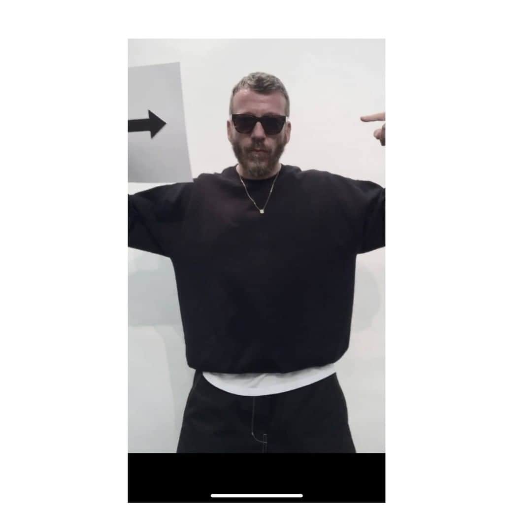アンドレアポンピリオのインスタグラム：「CHAPTER 3: PLAY LIKE A CHILD 🤸‍♂️ . - WATCH THE NEW VIDEO IN THE STORIES AND FOLLOW ME ON @tiktok (andrea.pompilio) . -  #playlikeachild  #foreveryoung  #zgeneration  #ANDREAPOMPILIO #LoveMeForeverOrNever #Menswear #Milano」