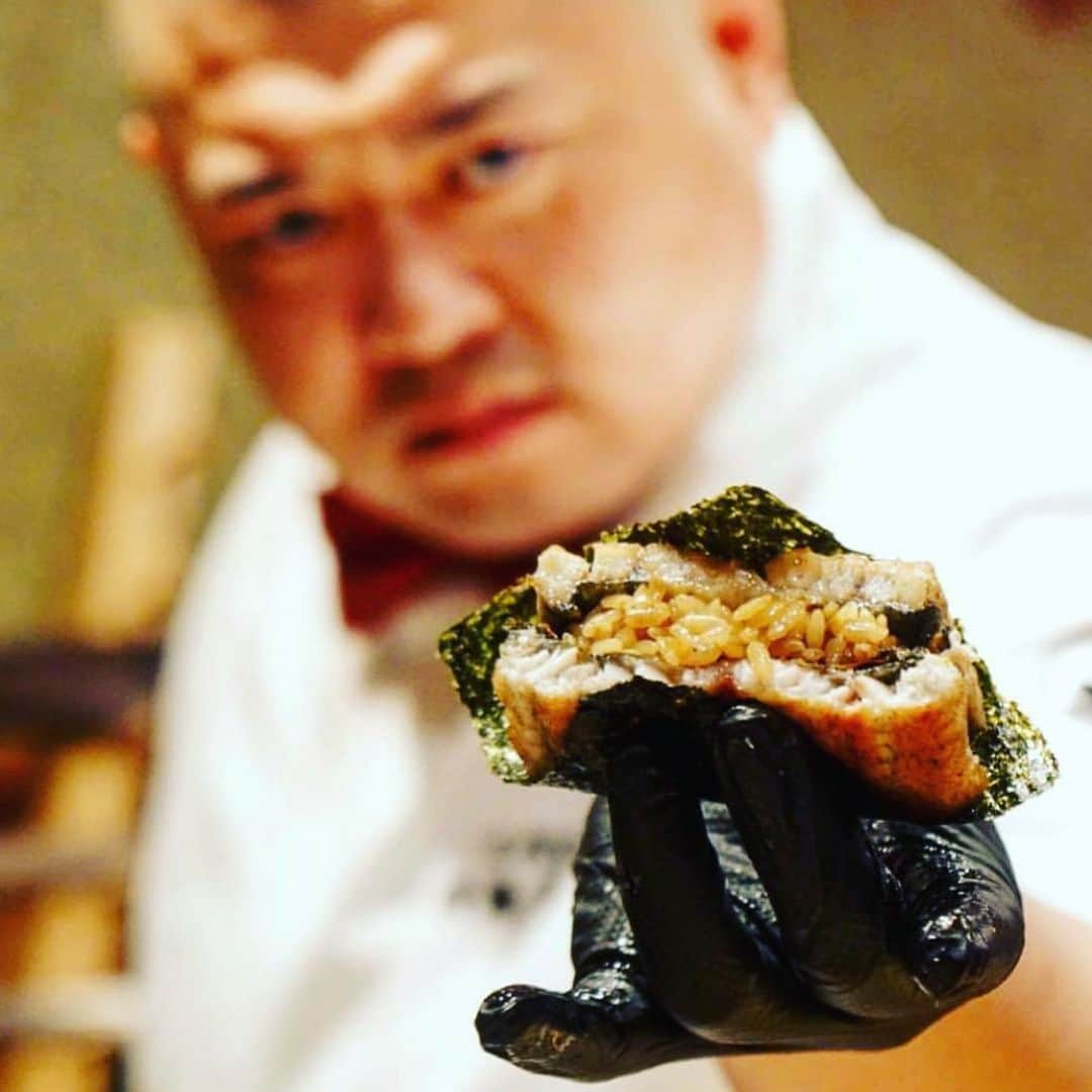  WATANABETAKAYOSHIさんのインスタグラム写真 - ( WATANABETAKAYOSHIInstagram)「鰻バーガー🍔 食べに来てください！」6月12日 22時04分 - teruzushi