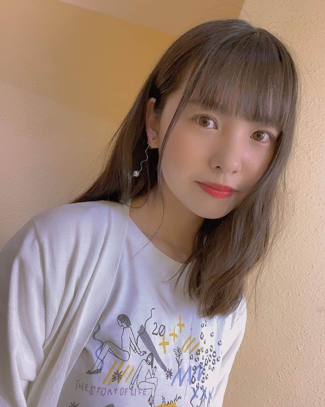 本郷柚巴のインスタグラム：「春夏🧚‍♂️💚💚💚 ピクニックに連れて行こな🍀  vintage Italia🇮🇹 #basket bag🌼  早くいつもの生活に戻りますように」