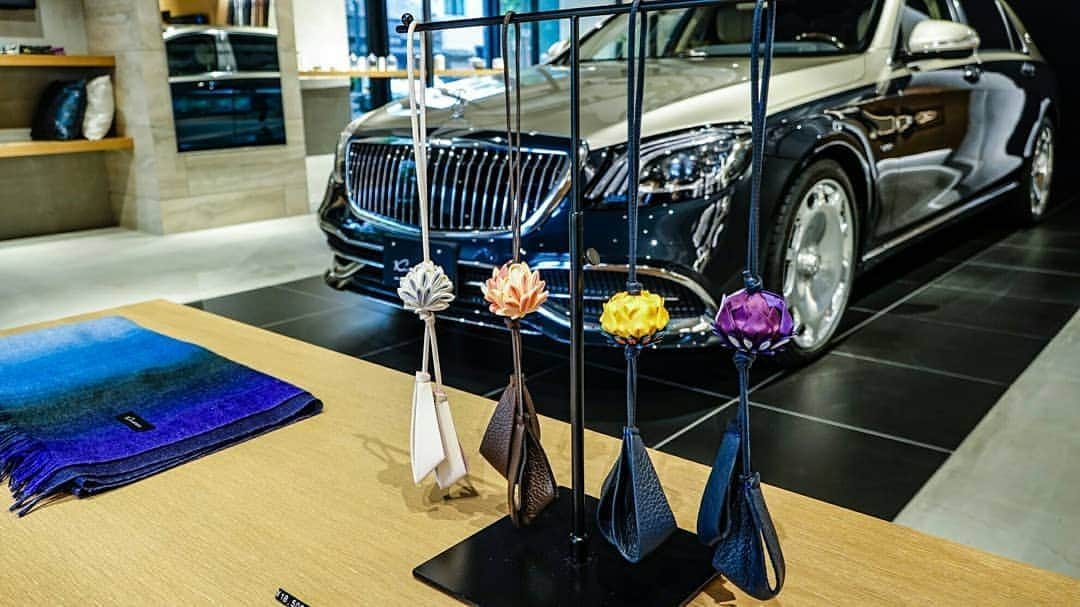 J-Auto Showさんのインスタグラム写真 - (J-Auto ShowInstagram)「Japanese traditional art work Wa style x Mercedes MAYBACH Kiwakoto  #MAYBACH #Mercedes #mercedesmaybach #kiwakoto #JAPAN #kyoto #伝統工芸 #伝統工芸品 #アート #ART #マイバッハ #🚗 #🚙 #traditional #Japanese #jautoshow #luxurycar #luxury」6月12日 22時40分 - jautoshow