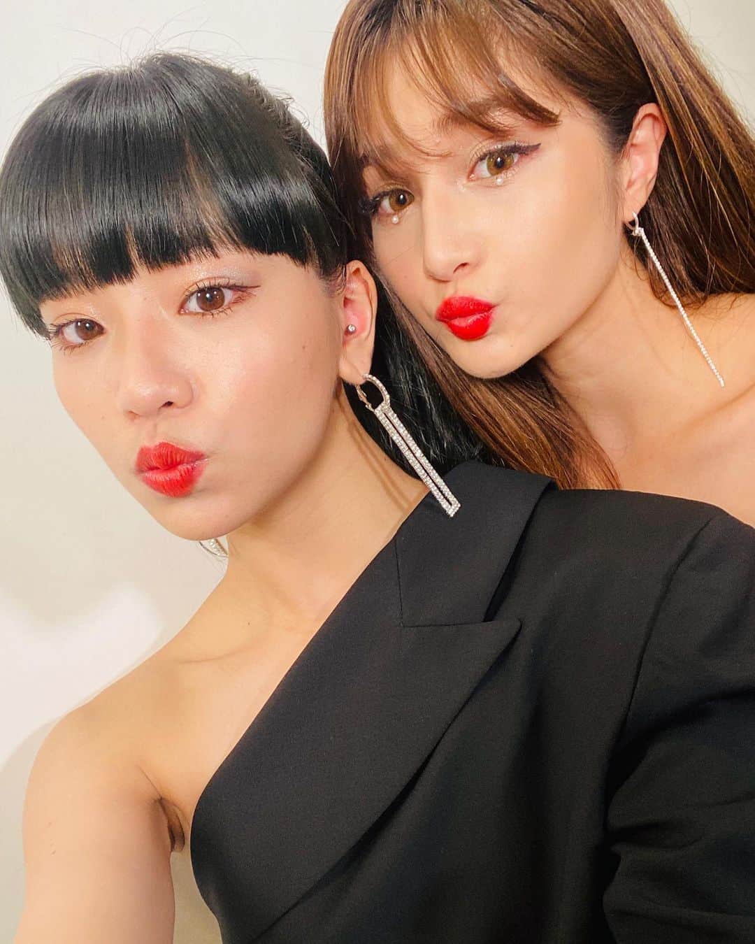 Takiさんのインスタグラム写真 - (TakiInstagram)「YSL “ I LOVE YOU SO POP “ ❣️ Thank you soo much @yslbeauty ❣️ And @msgm_tokyo for my dress ❣️ And my favorite @louboutinworld 👠  And swipe left to see and cute picture of me with @hina_faky 💕💕 @mob_shin ありがとうございました　🥰」6月12日 22時56分 - taki_faky