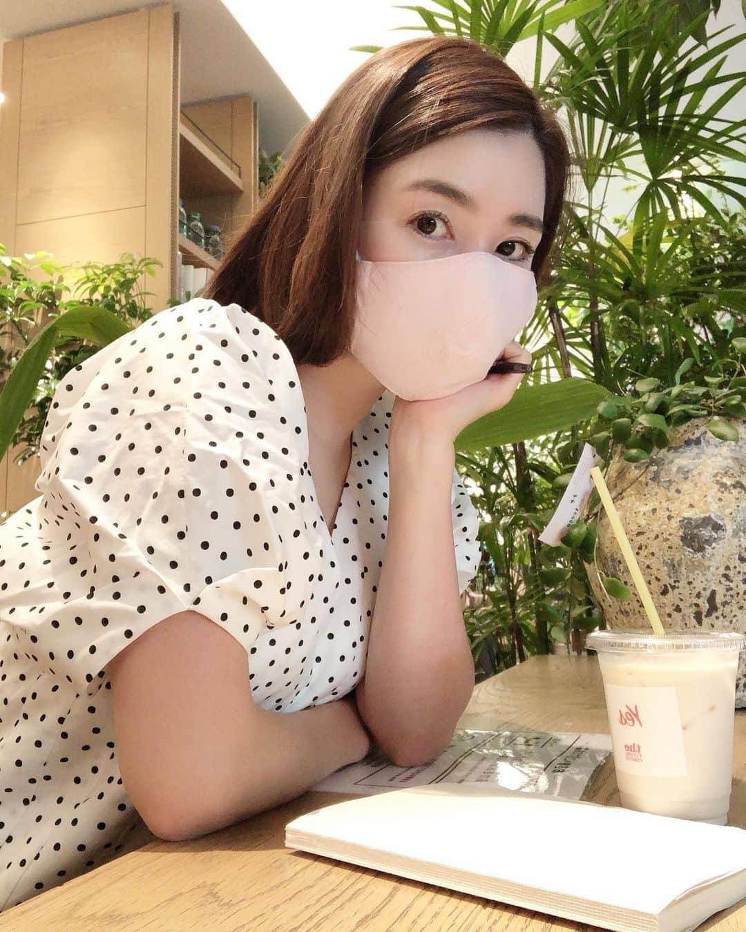 髙田麻紀子のインスタグラム：「❤︎ . 打ち合わせ💛 . トップス#tsurubymarikooikawa . #instalike #instafashion #instagram #instagood #fashion #ootd #outfit」