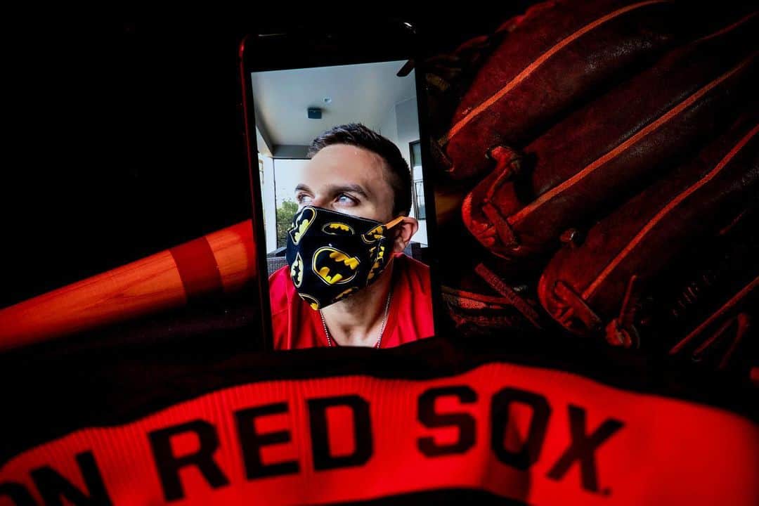 ボストン・レッドソックスさんのインスタグラム写真 - (ボストン・レッドソックスInstagram)「Socially distant but make it art 📱」6月12日 23時08分 - redsox