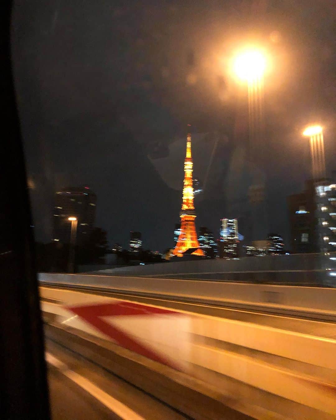 島津健太郎さんのインスタグラム写真 - (島津健太郎Instagram)「#東京タワー 通常の色でした。 明日も楽しくなるよう生きるのだよ。 #雨より汗でビチョビチョ  #マスク暑いけど我慢 #映画 #movie #はじめての体験」6月12日 23時06分 - k_super_xtreme