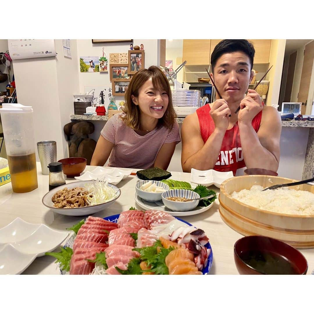 富田真紀子さんのインスタグラム写真 - (富田真紀子Instagram)「いつもお世話になってる金家🏡 いつもありがとう😆 #きんめし #送迎付き #お嬢って呼ぶのそろそろやめい #でもさ #のりにお米を載せるとこまでやってくれるの #やばない #左手生活の救世主 #いい家族すぎる #ここに住みたい #養子」6月12日 23時20分 - makikotommy