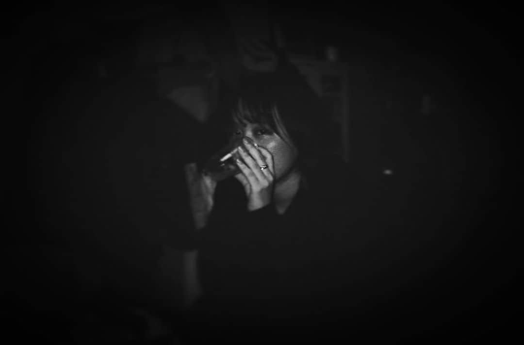 サーヤのインスタグラム：「・ ・ ・ この人ならと勇気を振り絞って弱音を吐いても綺麗に流れていく煮詰まって悲しませた可能性やがっかりさせたかもしれない恐怖が襲ってくるすっきりしたかったのに結局曇ってく」