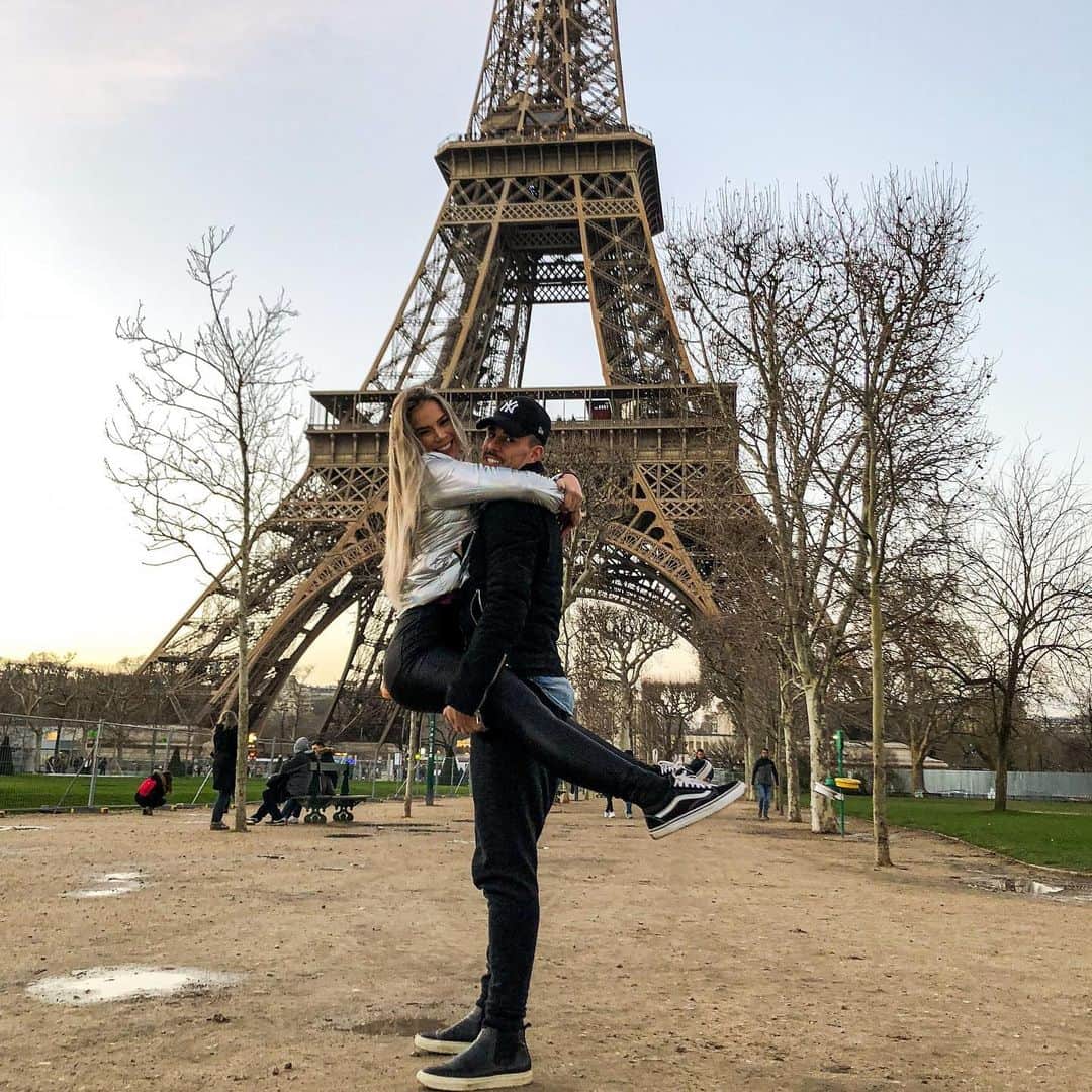 ダニーロ・フェルナンド・アベラールのインスタグラム：「Minha eterna namorada! Te amo mais que tudo amor ❤️」