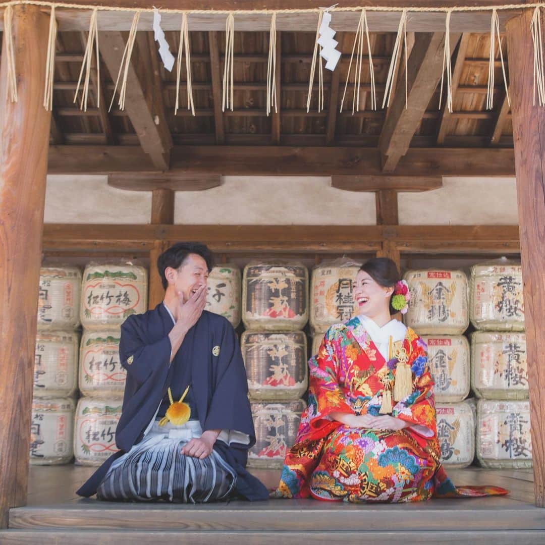 CLAIREのインスタグラム：「お2人の雰囲気が伝わってくる、楽しくて素敵な1枚です✨ ・ @claire_kyoto  @clairebridalstudio」