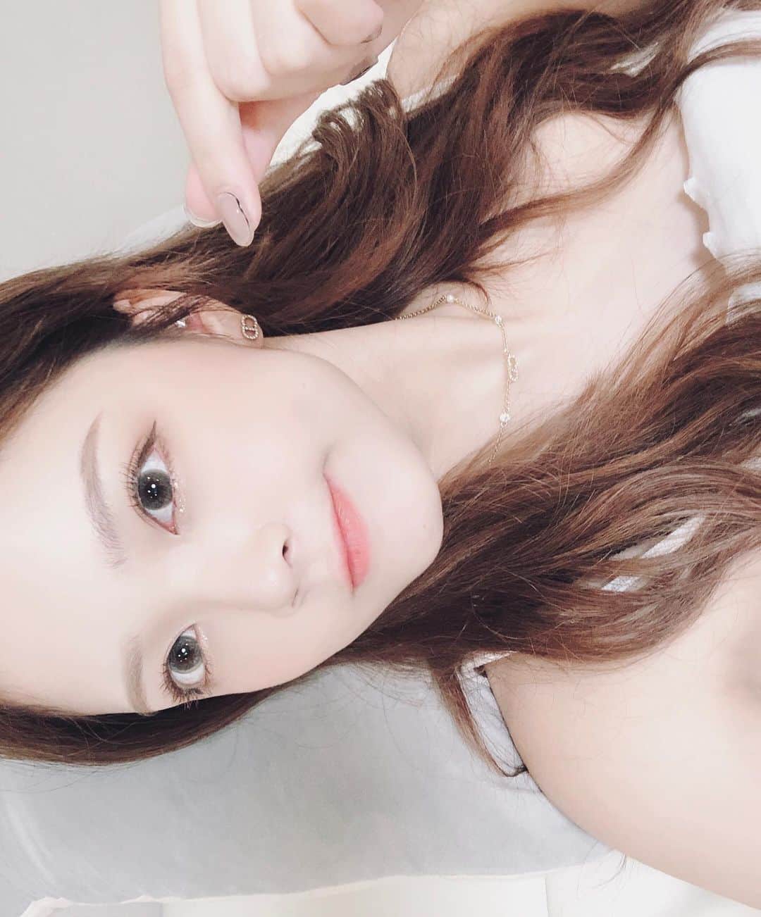 仲本莉絵瑠のインスタグラム：「オヤスミ🌙まだ寝ないけど」