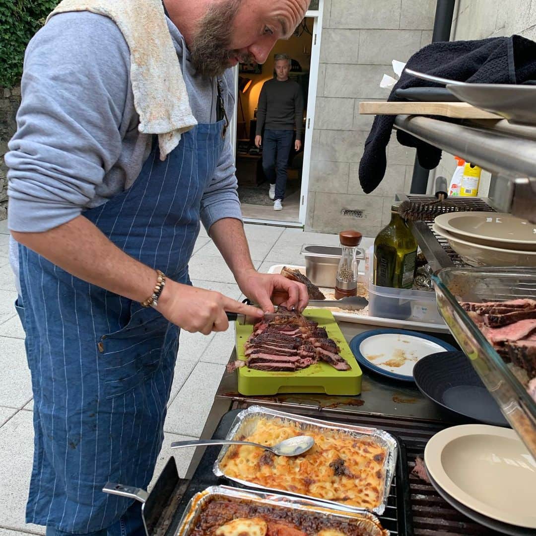 リアム・カニンガムのインスタグラム：「Cooked by and fed by the man himself! Gorgeous gorgeous grub! All available from @fadestsocial」