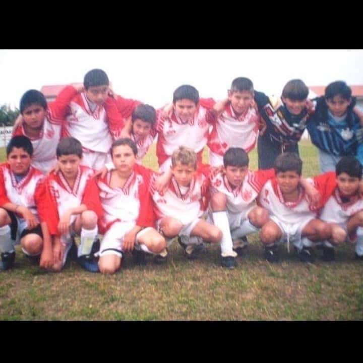 ジョルジェ・ルイス・フレーロさんのインスタグラム写真 - (ジョルジェ・ルイス・フレーロInstagram)「Can you spot me in this picture? 🧒🏼⚽️ #minime #young #football #calcio #futebol #dreams #dreamscometrue #happyfriday」6月13日 0時24分 - jorginhofrello