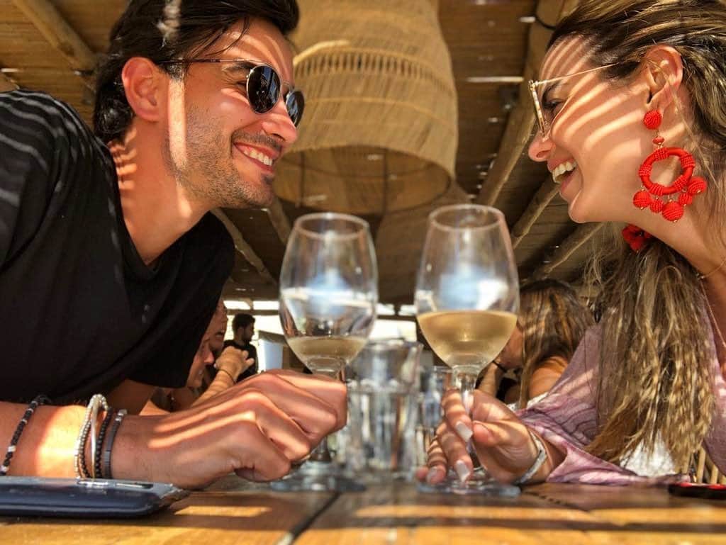 ステファニー・ブリットのインスタグラム：「Feliz nosso dia meu amor! Aqui dentro de mim batem dois corações apaixonados por vc papaizinho! ❤️❤️」