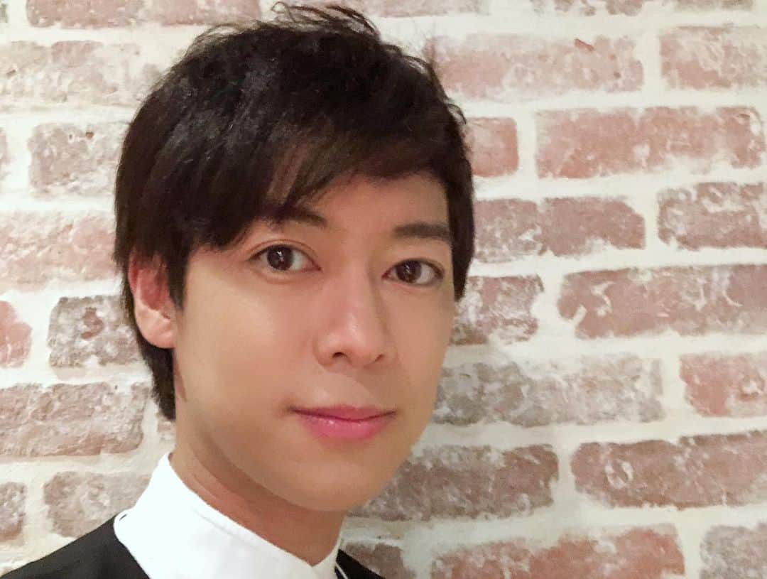 松阪ゆうきさんのインスタグラム写真 - (松阪ゆうきInstagram)「久しぶりにステージで歌う感覚🎤  中山秀征さんのラジオ番組📻ニッポン放送『中山秀征の有楽町で逢いまSHOW』の収録がありました。  秀さん、石原詢子さん、森山愛子さんと。  いつもならお客様がいらっしゃるけど、今回まで無観客収録。そこは残念でしたが...歌える事の喜びと、久しぶりの緊張と、色んな想いが込み上げてきました。  出演者の皆様、スタッフの皆様、パワーを送って下さった皆さま。ありがとうございました💕  7/12,19(日)朝5:30〜OA (J-COMご加入の皆様には8月に映像を放送予定)  そして今日は、 12:00〜 NHK BSプレミアム 『新BS日本の歌』再放送  TBSラジオ📻『明日へのエール』21:00〜  その前に少し🤏15:00〜 『大沢悠里のゆうゆうワイド』にも出て来るかも！？ お楽しみに💕ゆうき  #ニッポン放送  #中山秀征の有楽町で逢いまshow #tbsラジオ #明日へのエール #大沢悠里のゆうゆうワイド土曜日版 #中山秀征 さん #石原詢子 さん #森山愛子 さん」6月13日 10時23分 - matsuzaka_yuuki