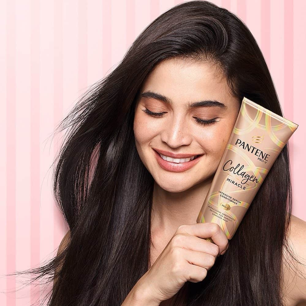 アン・カーティスのインスタグラム：「You want great hair pero tutuchang tuchang? No problem. With the NEW Pantene Collagen Miracle Conditioner, you can have the salon haircare without leaving home and enjoy that frizz-free smoothness!  P.S - Ano nga ba ang tutchang? It’s usually the frizzy baby hair (ung maliliit) at the top of your hair 😂❤️ #MyCollagenMiracle #pantenephilippines」