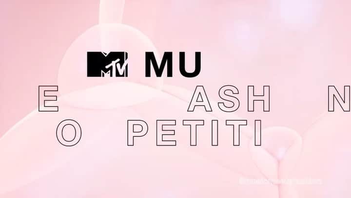 ジェームスロングのインスタグラム：「#MusicMeetsFashion #MTVbreaksdesigner #LFW  @mtvuk @mtvbreaks @britishfashioncouncil @iceberg @jameslonglondon @riverisland @riverislandman  @MTVbreaks & @BritishFashionCouncil’s Music Meets Fashion Competition in collaboration with @RiverIsland. Judged by some of fashion’s biggest names and with a life-changing prize, the global competition offers a giant leap into the next stage of a students career! Good luck to all the students who applied! #MusicMeetsFashion #MTVbreaksdesigner #LFW” 😀😀😀」