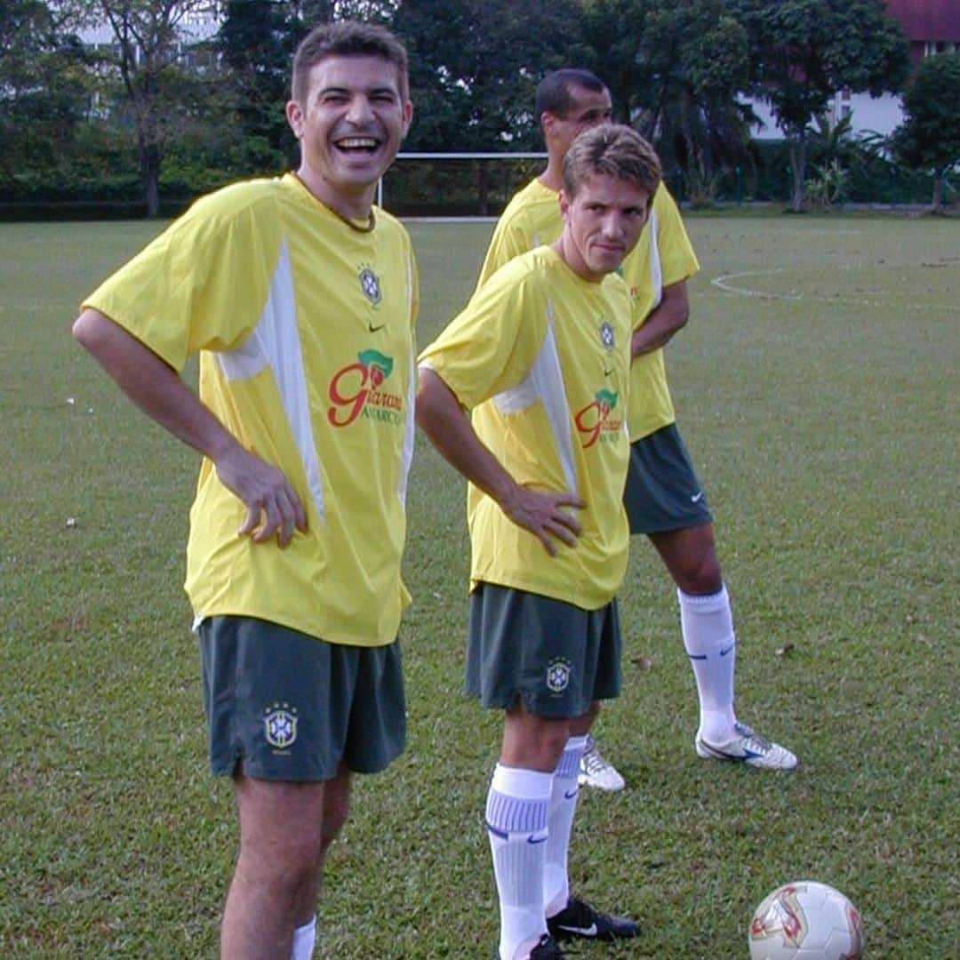 サッカー ブラジル代表チームさんのインスタグラム写真 - (サッカー ブラジル代表チームInstagram)「Início de um sonho / Deu tudo certo ⭐️⭐️⭐️⭐️⭐️ #pentacampeao #copadomundo #worldcup #selecaobrasileira #cbf #jogabola 📷 Gerência de Memória e Acervo da CBF」6月13日 3時09分 - cbf_futebol