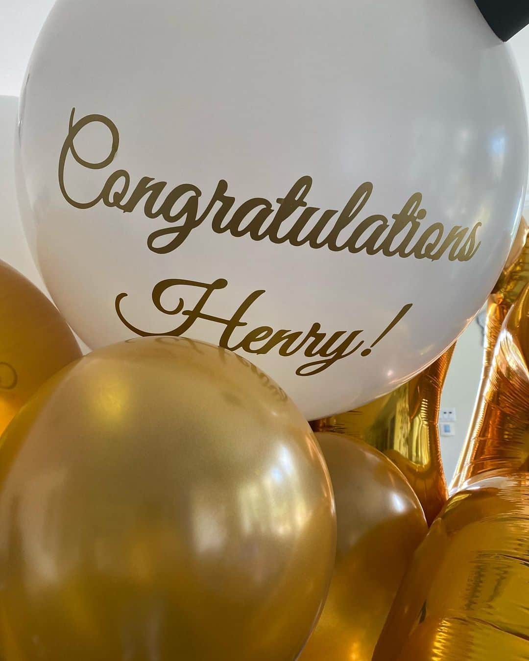 ハイディ・クルムさんのインスタグラム写真 - (ハイディ・クルムInstagram)「CONGRATULATIONS HENRY 🤗❤️ 💥🎓⭐️🧠🎉🥳 #graduation2020」6月13日 3時26分 - heidiklum