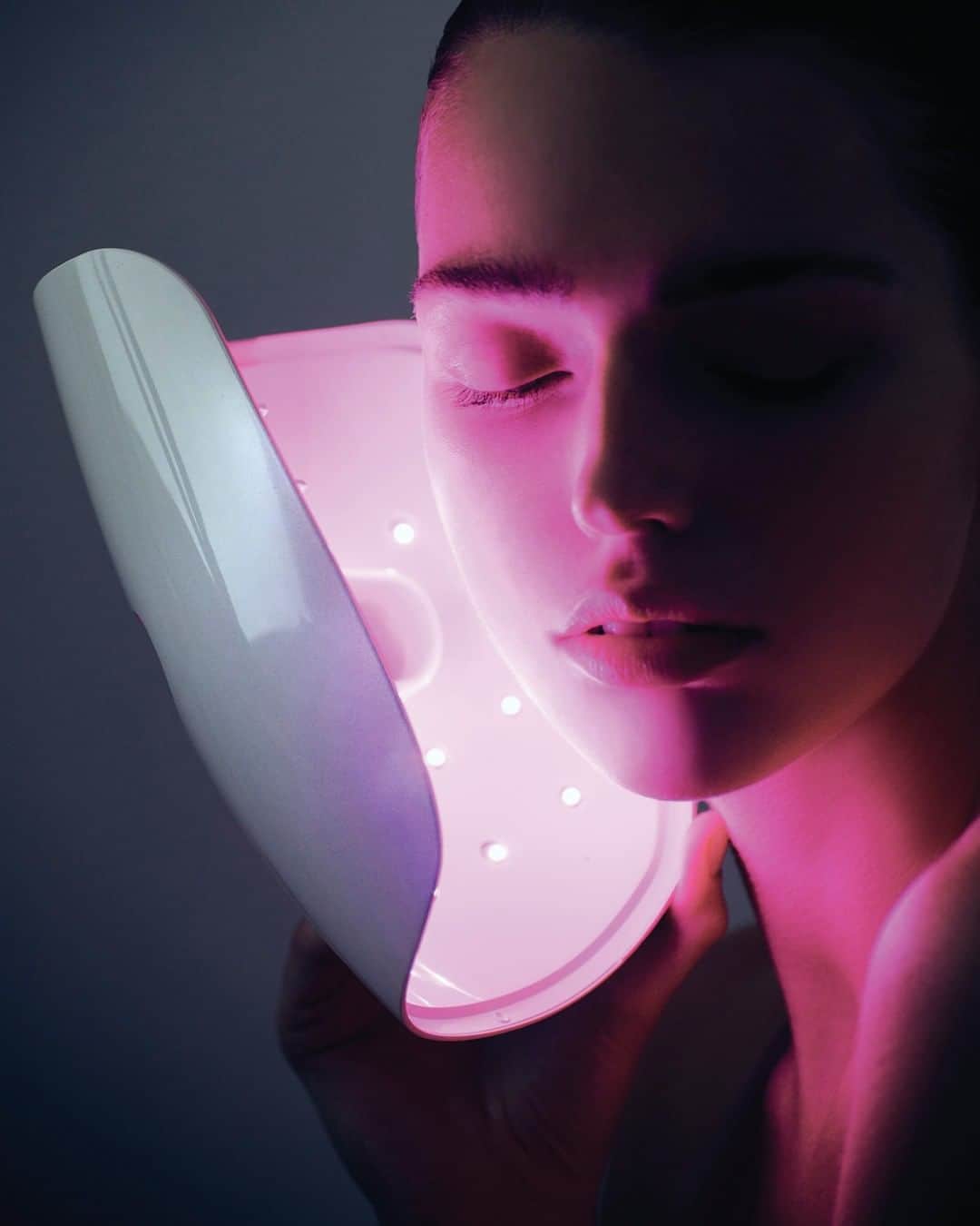 PORTER magazineさんのインスタグラム写真 - (PORTER magazineInstagram)「Tech now extends to beauty routines, too, as a new wave of clever high-tech facial tools claim to transform our skin – no trip to the dermatologist’s office required.  Discover the devices you need to try now at the link in bio.」6月13日 4時00分 - portermagazine