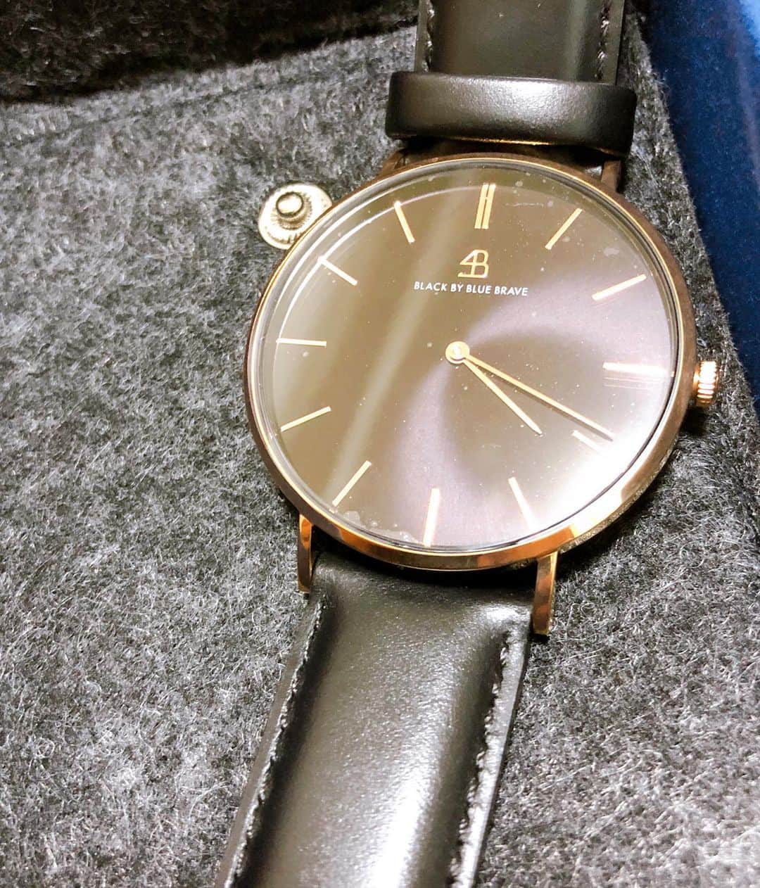 むらせさんのインスタグラム写真 - (むらせInstagram)「4Bの時計！定番でどんな洋服も合い最強😆シンプルなので、男女問わずお洒落になる！！^ ^  クーポンコード【murasezb】 ご使用で10％オフになります。  #4bwatches #腕時計 #時計 #BLACKBYBLUE BRAVE  @4bwatches_japan」6月13日 4時18分 - murase_yuichi