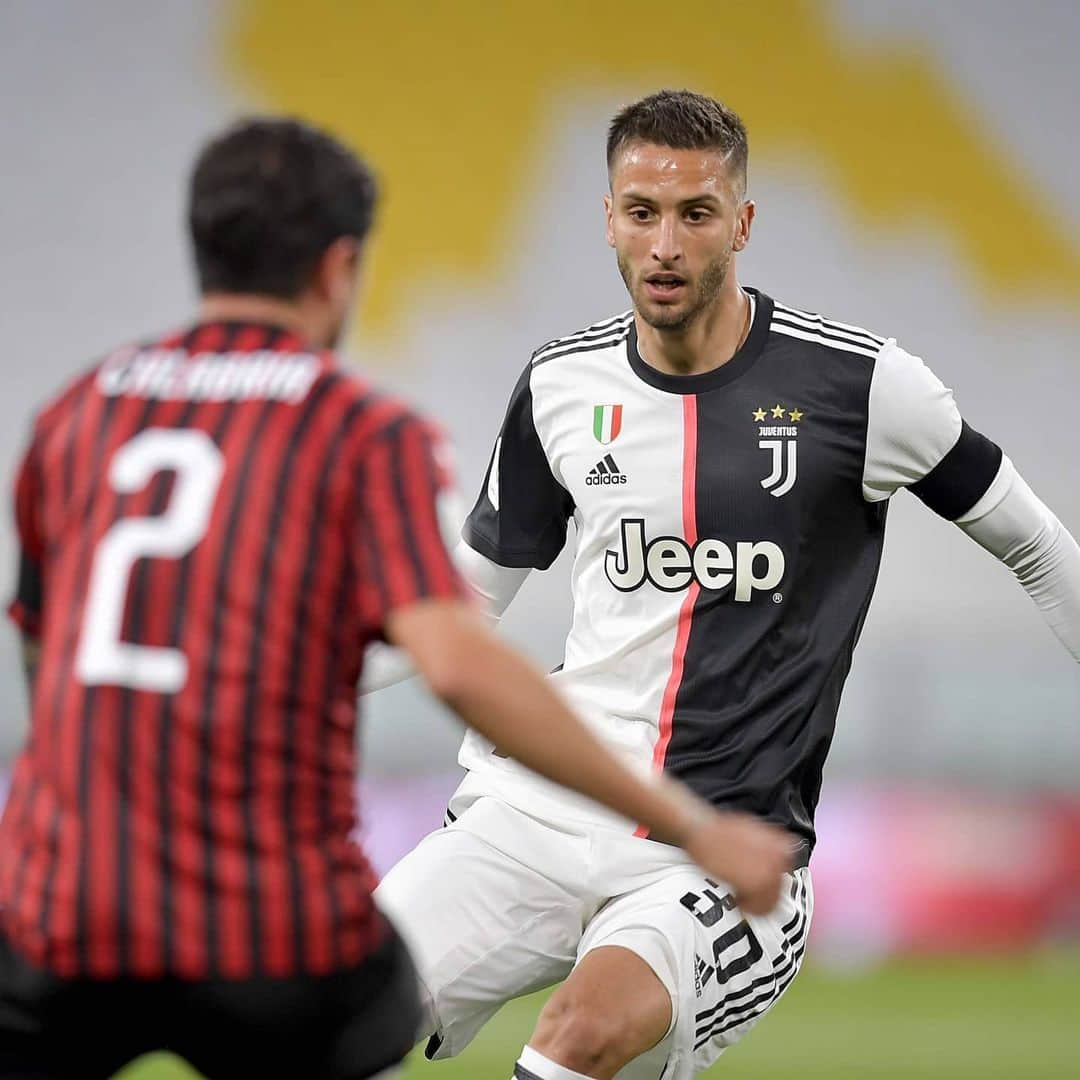 ユヴェントスFCさんのインスタグラム写真 - (ユヴェントスFCInstagram)「Back in action 🎬 Let’s fight #FinoAllaFine, bianconeri! 💪  #JuveMilan #CoppaItalia #FinoAllaFine #ForzaJuve」6月13日 4時52分 - juventus