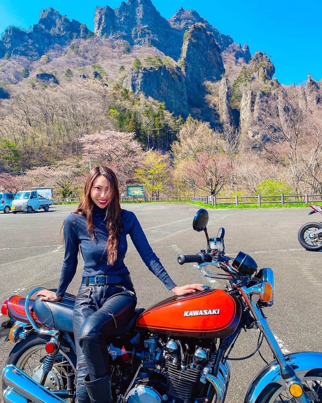 CAMIRAさんのインスタグラム写真 - (CAMIRAInstagram)「Z1乗ってる人いますか？🙄こうゆうバイクも渋くていいですね〜☺️✨ #z1#kawasaki#ゼットワン#旧車#バイクのある生活#バイク女子#バイク#バイク好きな人と繋がりたい#カワサキバイク」6月13日 6時54分 - camila.528