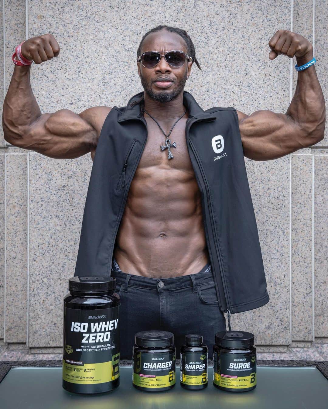 Ulissesworldさんのインスタグラム写真 - (UlissesworldInstagram)「@ulissesseries Supplement Stack keeps me lean and ready for my workouts 🏋🏽‍♀️ By @biotechusa _ Get Ulisses Series Supplement Stack at WWW.UAPPARELWORLD.COM」6月13日 6時57分 - ulissesworld