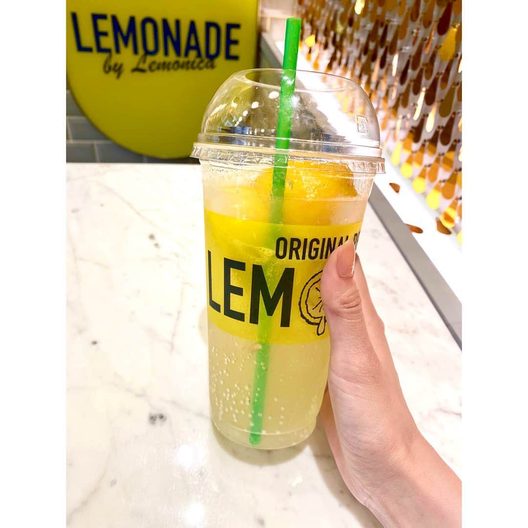 中田奈沙さんのインスタグラム写真 - (中田奈沙Instagram)「Lemonade🍋@lemonade_by_lemonica レモネードが美味しい季節😌 たくさん種類がある中で、フレッシュレモンをたっぷり使った、思いっきりレモンを感じるすっぱくてジャンボサイズなサンサンレモネードにしました❤️ 次はフローズンにしよう🥶❄️ . #奈沙ログ #奈沙ログin渋谷  #lemonade #lemonadebylemonica #lemonica #lemon #sour #foodie #foodporn #foodpic #instafood #foodgasm #foodstagram #juice#shibuya #tokyo #shibuyafukuras #レモネード #レモン #レモニカ #渋谷 #レモネードバイレモニカ #フクラス #渋谷フクラス #サンサンレモネード #ジュース #東京 #すっぱい #酸味 #おいしい」6月13日 6時58分 - nasa_nakada