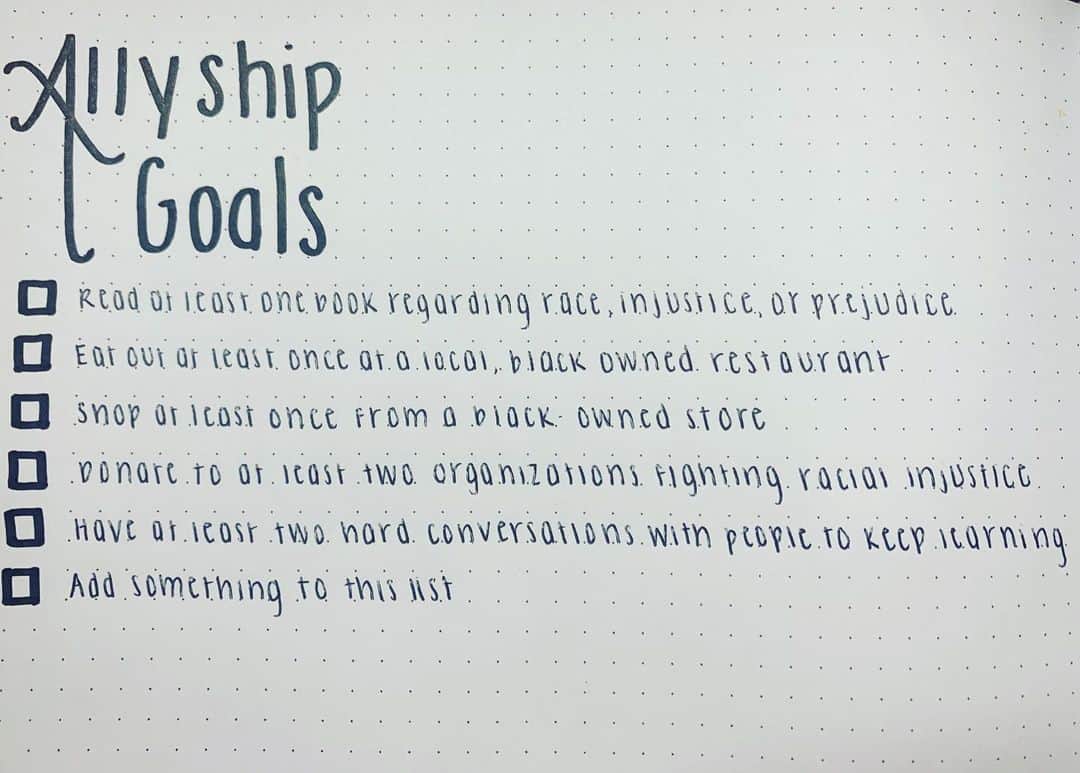 メリッサ・フランクリンのインスタグラム：「My husband and I talk to young swimmers all the time about the importance of goals. Not just for swimming, but for life. Writing my goals down has always been something that has keep me motivated and held me accountable. As we move forward, I wanted to share how much writing down my goals helps me, just in case it might resonate with any of you, particularly as it relates to allyship as we move forward. I personally have so much work to do. I have just started, and I have a very long way to go. I have written these at the top of every month in my planner, to hold myself accountable to becoming a better ally, not just for the past two weeks, but for the rest of my life, and then to teach my children how to do even better than me. This is not about checking off boxes. Not even close. This is about holding myself to my promise. To be better and to do better, and to always continue learning and growing. I am doing the work, and I will continue doing it.」