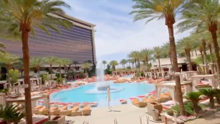 Palms Casino Resortのインスタグラム：「Ready for a Vegas weekend? Fly through our resort property @redrockcasino now open. . . . . . #vegas #stationcasinos #redrockresort #palmslv #dronefootage #fun」