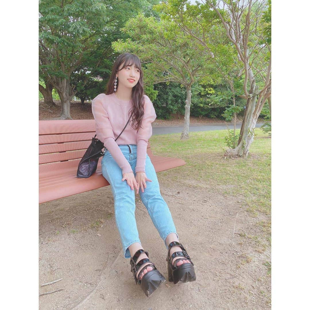 後藤陽菜乃さんのインスタグラム写真 - (後藤陽菜乃Instagram)「❤︎ 公園にお散歩した日🐶🍪 ・ ❤︎tops @whoswhochico ・ ❤︎bottoms @dholic_official ・ ❤︎bag @asknowaspinky ・  #hinacode #whoswhochico #chico #dholic #pink #ファッション #귀여운  #followｍe」6月13日 9時42分 - pinachan._.0308