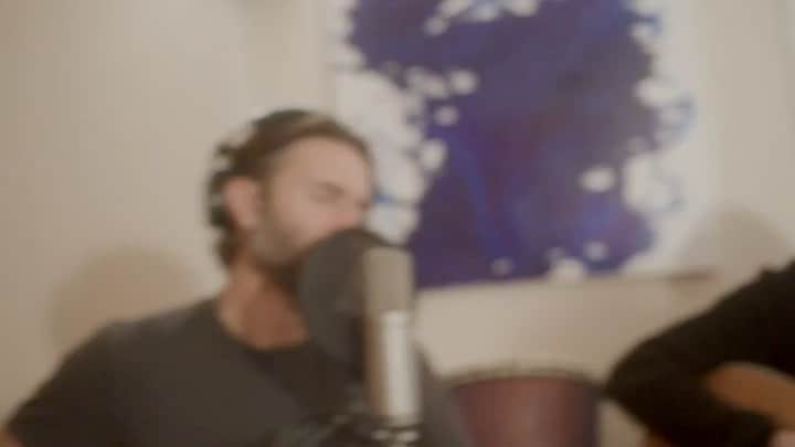 ブランドン・ジェンナーのインスタグラム：「New song out with @rosesandrevolutions ❤️❤️ link in my story to hear the whole song. ☺️✌🏼」