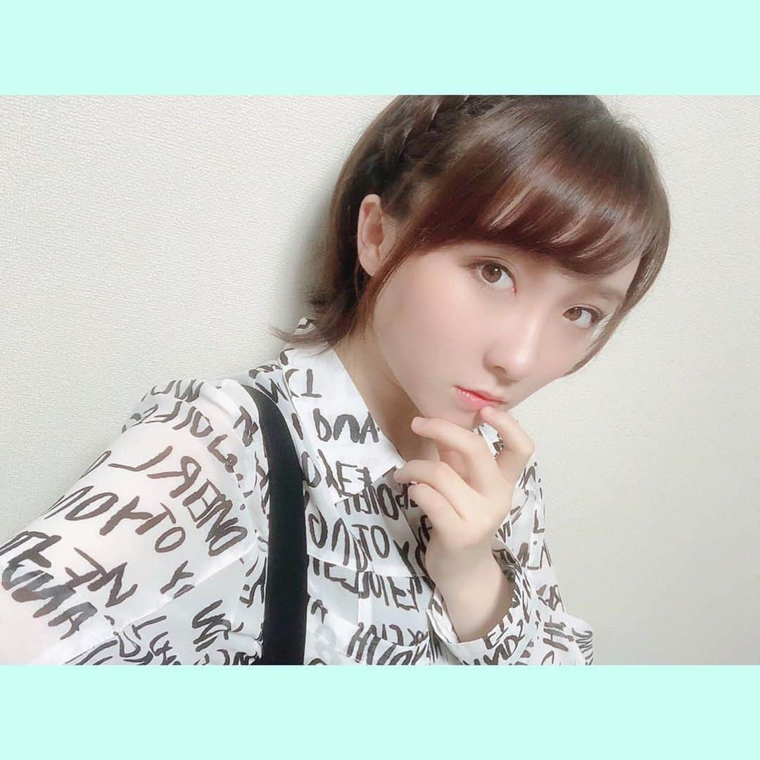 BEYOOOOONDSさんのインスタグラム写真 - (BEYOOOOONDSInstagram)「#高瀬くるみ です🐼  今日は、最近見て素敵✨って思ったアーティストさんの顔写真を見ながら、その方のメイクを真似して自己流でメイクしてみたんだけど。。。 似なかったです。笑笑  残念。笑  #BEYOOOOONDS #雨ノ森川海 #メイク #残念 #みんなの #なりたい顔 って #どんな顔？」6月13日 21時09分 - beyooooonds_official