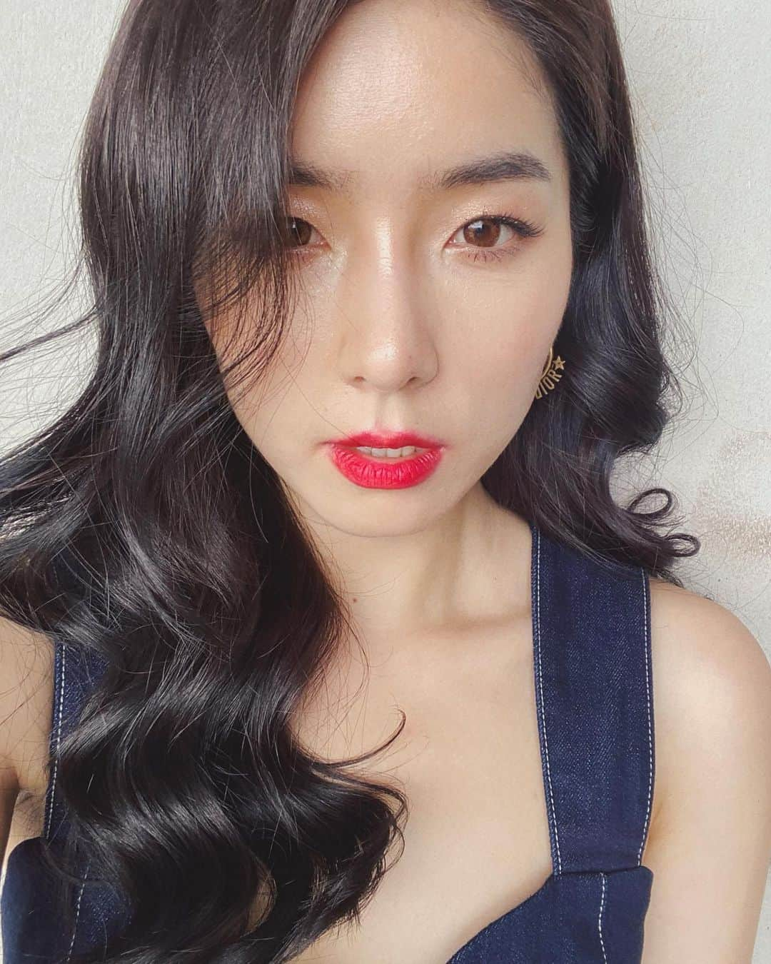 GYEON SEOさんのインスタグラム写真 - (GYEON SEOInstagram)「_* rock a red lip 💋 . . วันที่บินกันทุกคน 😌 @paintphetploy  @khantarot_ball」6月13日 19時49分 - queengyeon