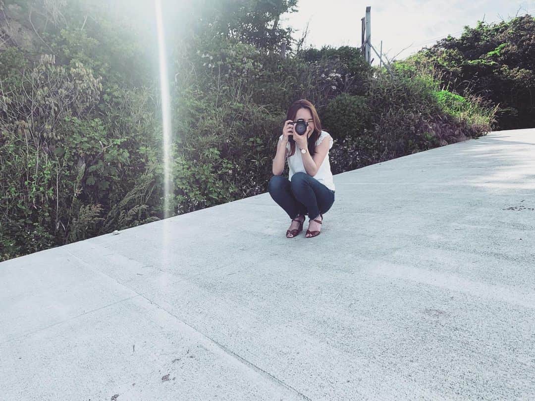 若林翔子のインスタグラム：「. . ちょっとだけ借りたよん。 カメラ楽し😚  #カメラ　#欲しくなった #海　#七ヶ浜　#ジーンズスタイル」