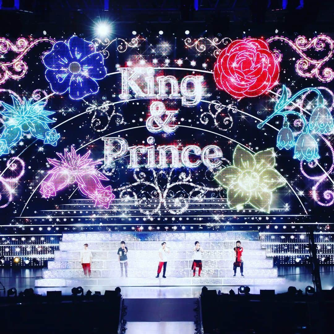 Johnny's Smile Up! Project【公式】のインスタグラム：「⠀﻿ ﻿「Johnny’s World Happy LIVE with YOU」 ⠀ ﻿ ⠀ ⠀ 〜【Day1】King & Prince 〜﻿ ﻿ 6/16(火)20:00 ﻿ Johnny’s net オンラインにて配信！﻿ ﻿ #SmileUpProject﻿ #JohnnysWHLwithYOU﻿ #kingandprince」