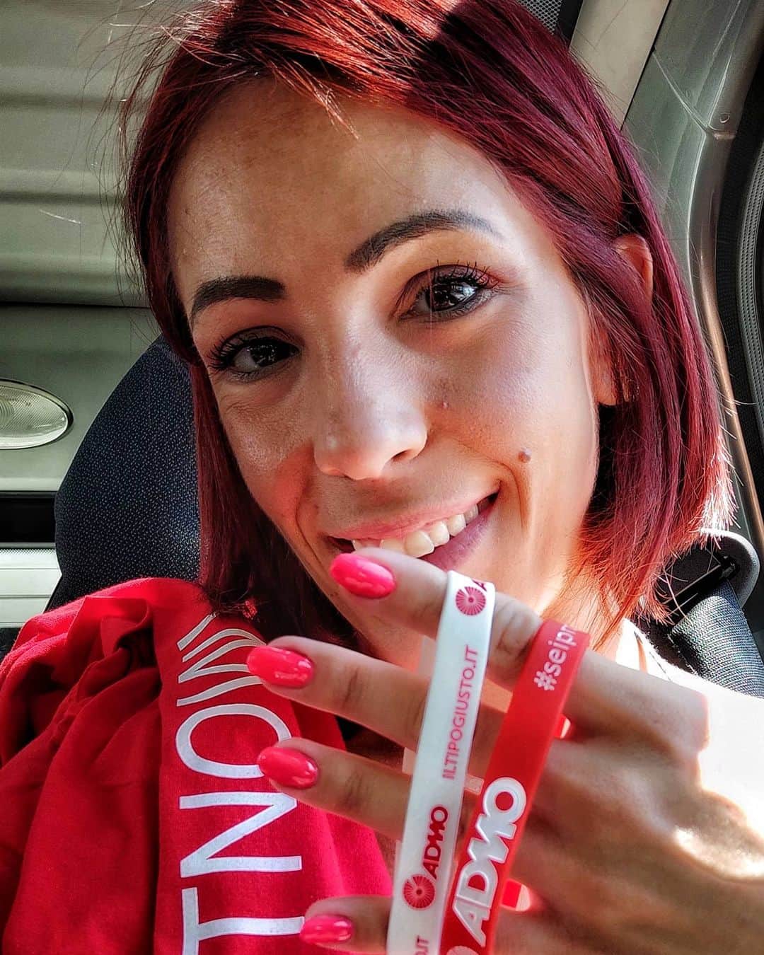 ニコーレ・デラ・モニカのインスタグラム：「Oggi finalmente anch'io ho fatto la #tipizzazione e mi sono iscritta al registro di @admo.lombardia. Non lo dico per farmi pubblicità, ma perché spero di convincere qual uno di voi a fare la stessa cosa, se non sapete di cosa si tratta, prima di prendere una decisione a priori, andate ad informarvi perché la vostra scelta potrebbe salvare una vita  Io l'ho fatto presso il San Raffaele di Milano ma sul sito di Admo c'è la lista con tutte le sedi in cui effettuano prelievi ed eseguono iscrizione al registro.  Pensateci bene, con la testa e con il cuore 💓 #matchitnow #admolombardia #tipizzati #iltipogiusto #seipropriotu #donatoridivita  #associazionedonatorimidolloosseo #love #life」
