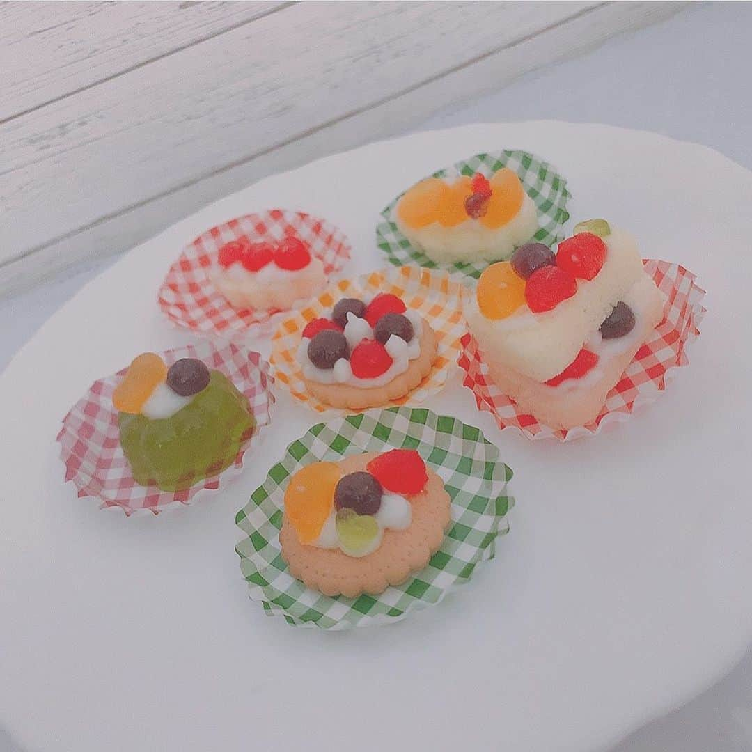 吉川ひよりさんのインスタグラム写真 - (吉川ひよりInstagram)「﻿ ✿ ✿ ✿ ✿ ✿ ✿ ✿ ✿﻿ ﻿ ﻿ 🍰知育菓子かわいい🧁🧸﻿ ﻿ ﻿ #piyochanstagram﻿ #知育菓子﻿ #ミニチュア﻿ #ケーキ﻿ #クッキー﻿ #過去pic﻿ ﻿」6月13日 20時04分 - hiyori_yoshikawa_official