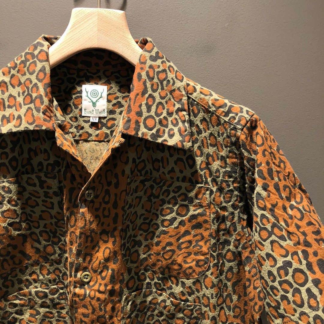 BEAMS JAPANさんのインスタグラム写真 - (BEAMS JAPANInstagram)「＜SOUTH2 WEST8＞×＜BEAMS BOY＞ Womens Leopard Short Sleeve Shirt Special BEAMS JAPAN 3F @beams_japan #south2west8 #beams #beamsboy #beamsjapan #beamsjapan3rd Instagram for New Arrivals Blog for Recommended Items #japan #tokyo #shinjuku #fashion #mensfashion #womensfashion #日本 #東京 #新宿 #ファッション#メンズファッション #ウィメンズファッション #ビームス #ビームスジャパン」6月13日 20時30分 - beams_japan