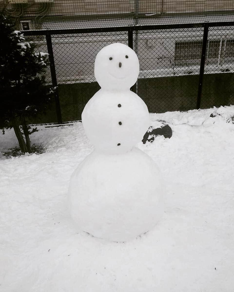 牧田習さんのインスタグラム写真 - (牧田習Instagram)「最近、暑いから北海道の時の雪だるま見て涼むむ☃️ #雪だるま」6月13日 20時32分 - shu1014my