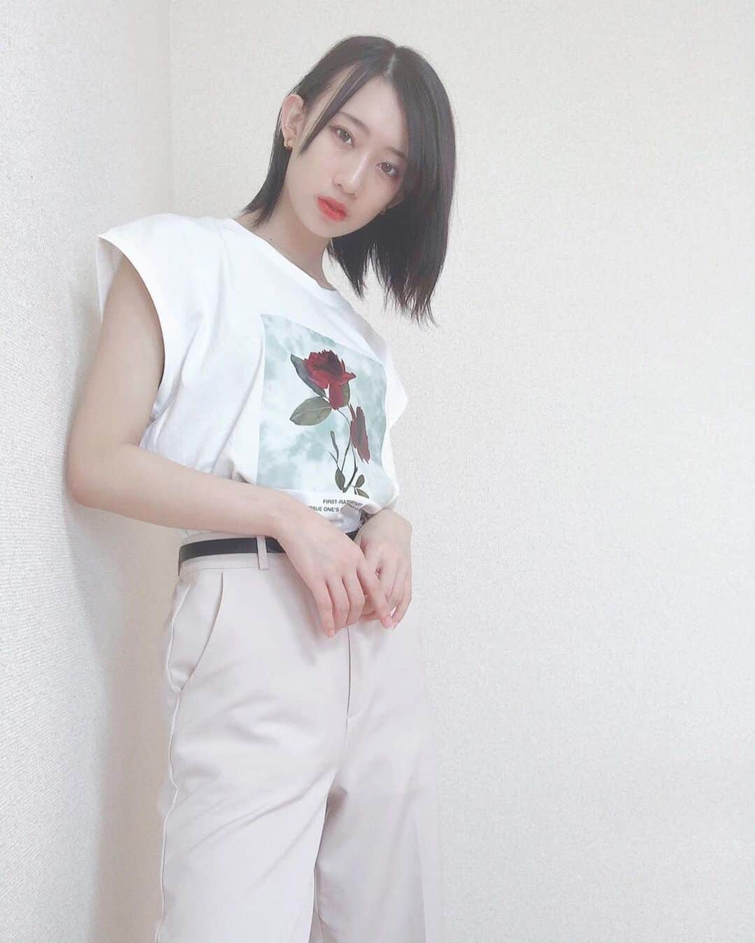 BEYOOOOONDSさんのインスタグラム写真 - (BEYOOOOONDSInstagram)「私の心はここにある！前田こころですʚ♡ɞ ・ ・ テレ朝チャンネル1・スカパー！ 『Hello!Project presents…「ソロフェス！」』 楽曲リクエスト募集中です！ ・ Twitterに ①グループ名②歌唱楽曲 ③歌手名④その理由を明記して、 #ハロプロソロフェス を付けて投稿して下さい🙇🏻‍♀️ ・ 明日締切です！！⚠︎ 皆さんの投稿お待ちしています☺️💗 ・ ・ ・ 今日も1日お疲れ様でした！！ おやすみなさい🌙‪‪❤︎‬ ・ ・ #BEYOOOOONDS #前田こころ #いつここ ʚ♡ɞ #ココーデ」6月13日 20時39分 - beyooooonds_official