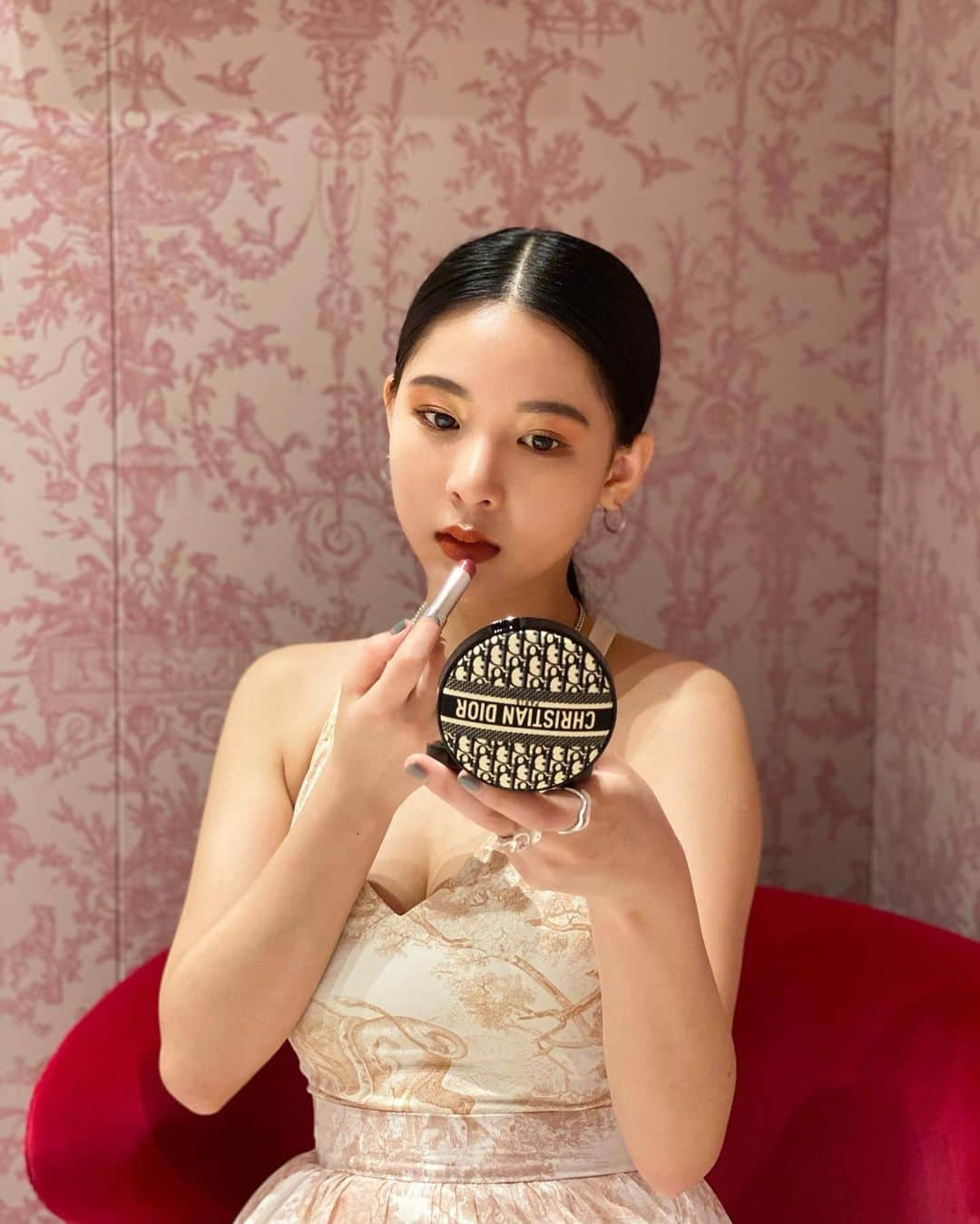 ミチさんのインスタグラム写真 - (ミチInstagram)「ピンクのリップで出かけしたいね💄  DiorAddict #DiorForever #ディオールアディクトステラーシャイン #ディオールスキンフォーエヴァー @diormakeup @dior」6月13日 20時52分 - mi0306chi