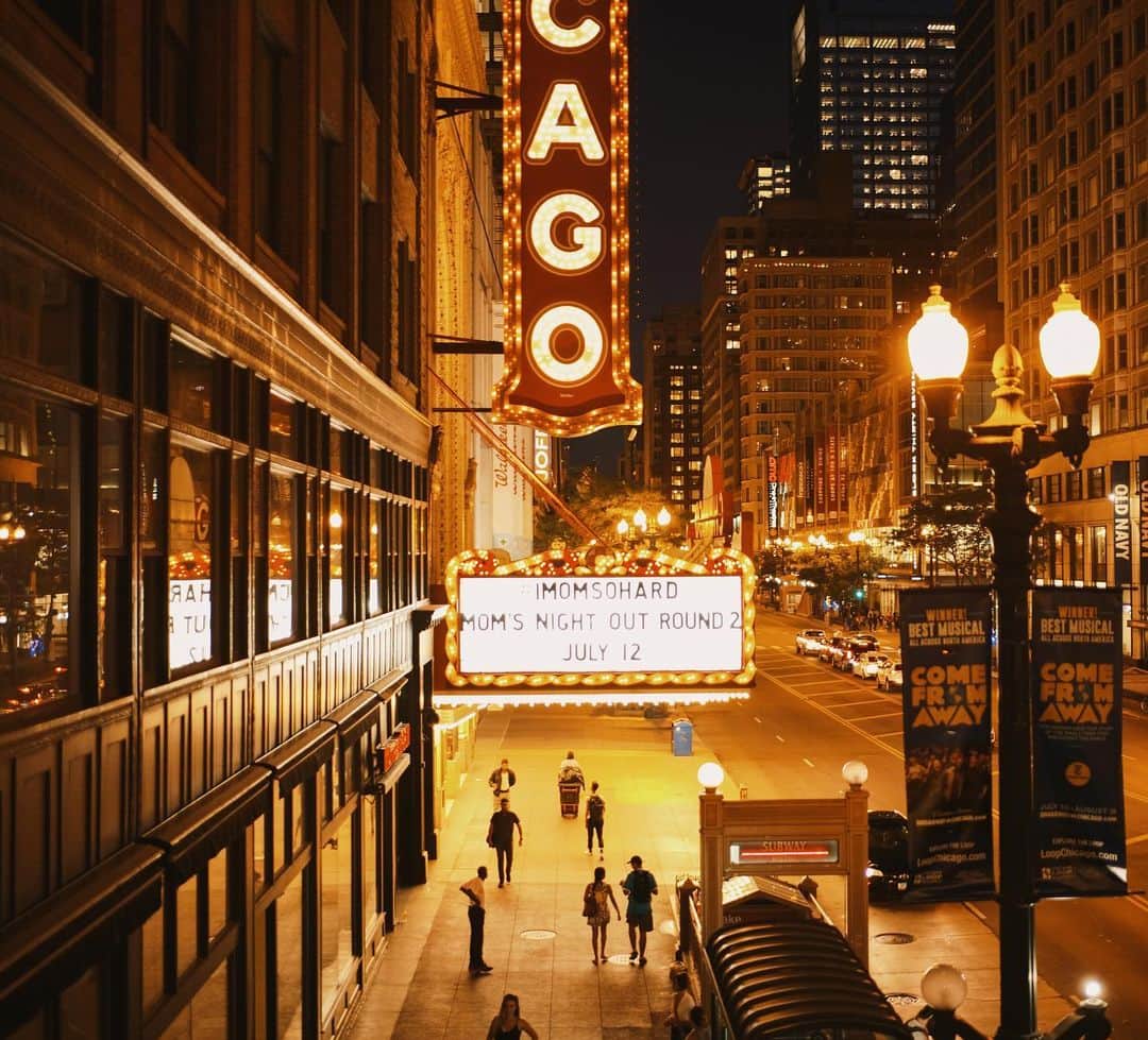 halnoさんのインスタグラム写真 - (halnoInstagram)「日が沈むころ、”Chicago”の光が街を染める。Dream Timeが幕を開ける。 “Chicago”盛り合わせセット✨たくさんのChicagoをお楽しみください☺️スワイプして見てね。 As the sun sets, the light of "Chicago" colors the city. Swipe to check it out.⚡️」6月13日 20時54分 - halno