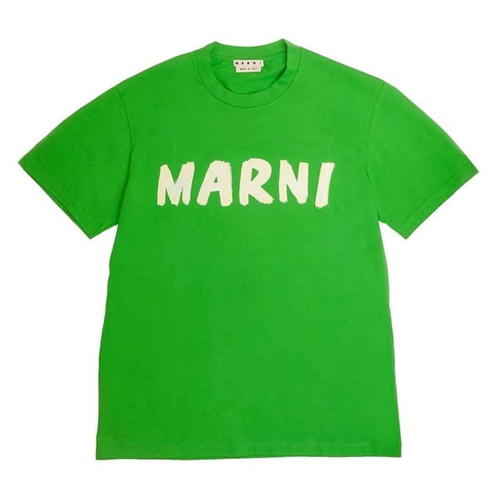 UOMOさんのインスタグラム写真 - (UOMOInstagram)「【マルニの手書き風ロゴがメンズにも登場！ Tシャツとトートバッグが日本限定発売】  MARNI（マルニ）の2020年春夏ウィメンズコレクションに登場したアイコニックなハンドペイントのロゴがメンズにも登場！　Tシャツと人気のトートバッグ「MUSEO」が日本限定発売される。  ##uomo #uomomagazine #webuomo #MARNI #マルニ #MUSEO #fashion #mensfashion #mensstyle #80093」6月13日 20時59分 - uomo_magazine