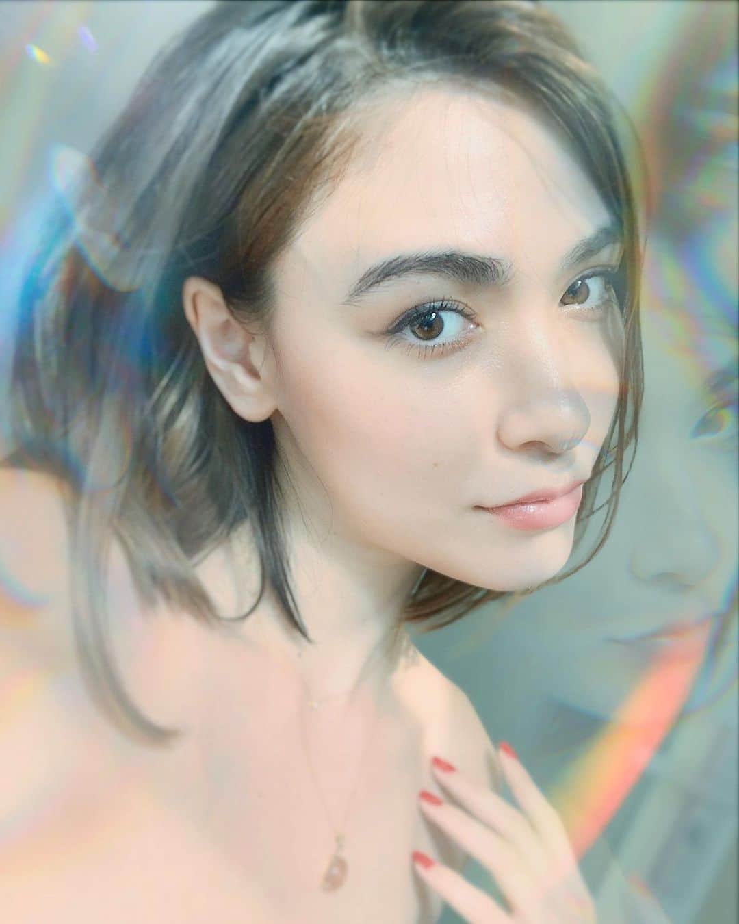 ダンシーシャノン美沙のインスタグラム：「人の為にも自分の為にも 1番良い選択が出来る様に。 . . . 最近1番心がけてる事 自分を整えてから人と接する. その為に瞑想は不可欠💕. . 何事も後悔しないように 自分の気持ちは自分の心に 時間をかけて聞く。  もちろん直感で動くこともあるけど 少しでも何か感じたら 私は全て聴いてる。  みんなが幸せになれるように。 自分の選択は多少なりとも 全ての人に 影響するものだから 言葉の選択、行動の選択、マインドの選択 今自分が正しいと思う事に ついていく...♡ . 自分の最善の答えを知ってるのは自分自身。 ただ聞かないと教えてくれない。 やる事は聴く、聞く😉  瞑想すると心もデトックスされて 内側からイキイキするから 若返るんだって😍  #meditation #light #love #life #lifestyle #morning #antiaging  #yoga #yogi #アンチエイジング #瞑想　#美肌　#スキンケア　#在宅ワーク　🤣　#ロダンアンドフィールズ」