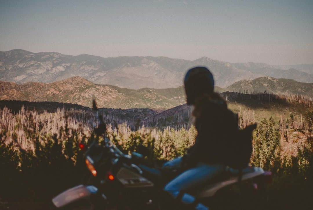 キーガン・アレンのインスタグラム：「just a bike and a soul searching misson, and a girl named @ali_collier and also maybe a cat. Also, hey I love you all that follow me. It’s been a really sad time. I love you. I’m doing stuff behind the scene because pontificated altruism is lame.」
