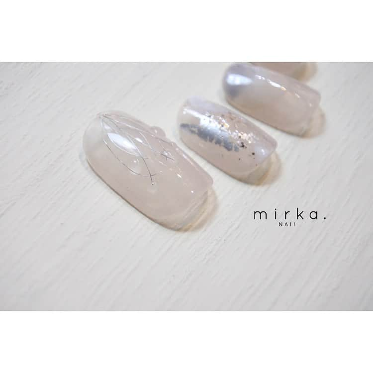 mirka. NAIL(ミルカネイル)さんのインスタグラム写真 - (mirka. NAIL(ミルカネイル)Instagram)「new !!﻿ ﻿ 雨の滴をイメージして﻿ ﻿ 梅雨もネイルで気分を明るく✳︎﻿ ﻿ ﻿ -----------------------------------------﻿ ご新規さまのご予約受付再開してます！ ﻿(曜日問わずご予約可能です) ﻿ オーダーネイルチップのご注文もお待ちしております✳︎﻿ ﻿ ご予約、お問い合わせは﻿ LINE公式アカウント@mirka.nail(@含む)まで。﻿ 直近の空き状況はLINEタイムラインをご覧ください。﻿ ﻿ ﻿ 感染予防対策をしっかり行ったうえでお客様をお迎えしております。﻿ ﻿ 〈感染予防の取り組み〉と〈お客様へのお願い〉を ハイライトにてまとめておりますので、ご確認くださいませ◡̈﻿ ﻿ ﻿ #mirkanailsample  #mirkanail#nails#nail#nailart#naildesign﻿ #ショートネイル#ネイルアート#ネイルデザイン#ネイル#大人ネイル#梅雨ネイル#オフィスネイル」6月13日 13時57分 - mirka.nail